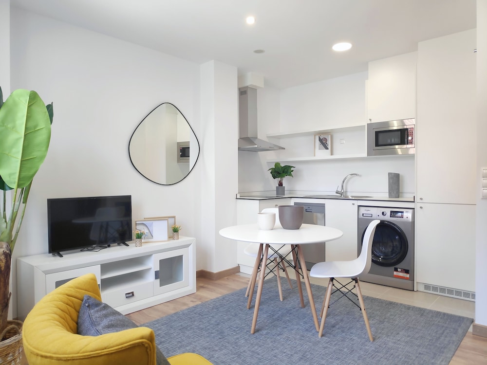 Apartamentos Rey 33/42