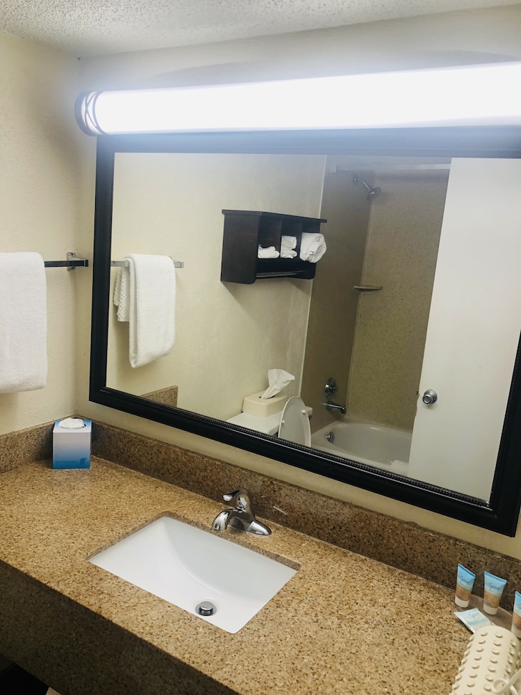 Quail Inn and Suites Myrtle Beach 21/43