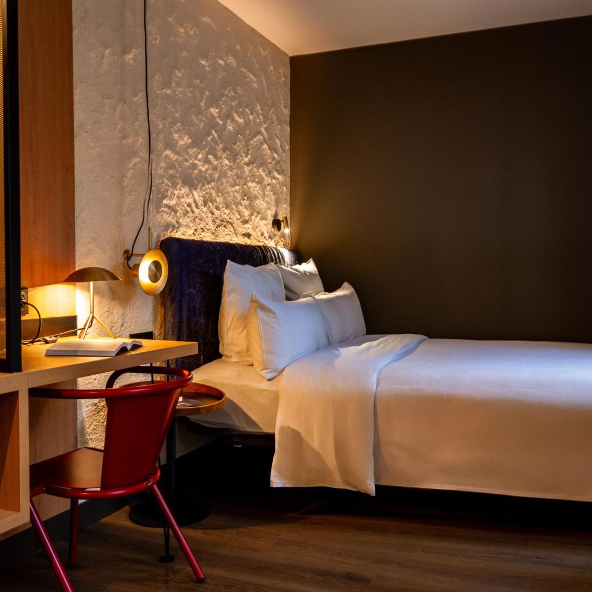 Room, Single, Double Bed