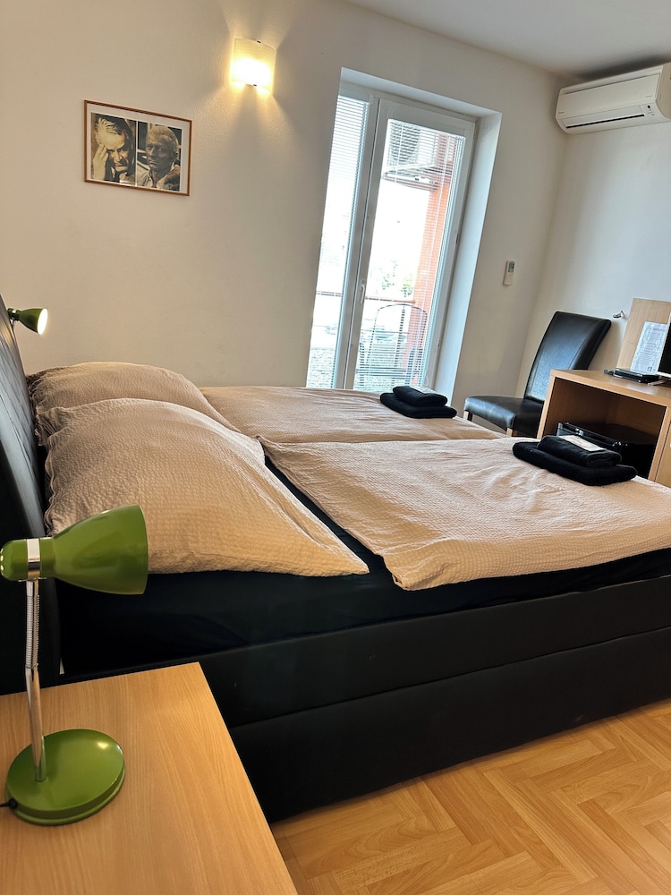 Garni Hotel Muza 33/50