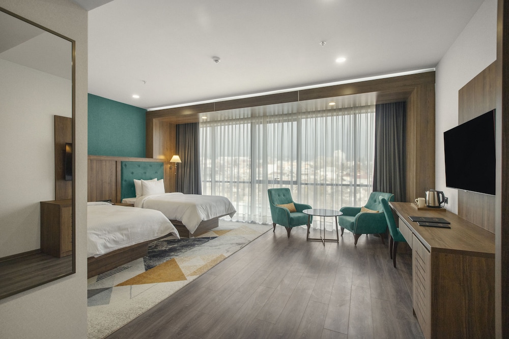 Royal Tulip Hotel and Casino Jewel 13/45