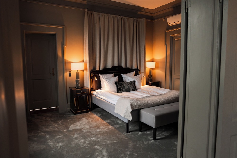 Hotel Royal 27/66