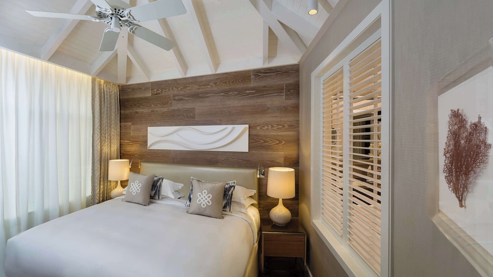 POOL CHALET, ASPEN POOL, BUTLER, LOUNGE ACCESS