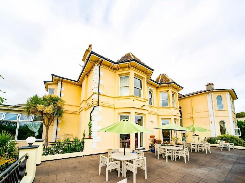 Crofton House Hotel 1/68