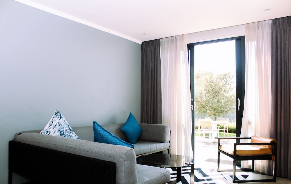 Max Executive Apartments 44/72