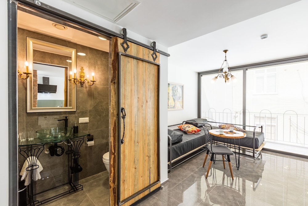 Villa Pera Suite Hotel 46/81