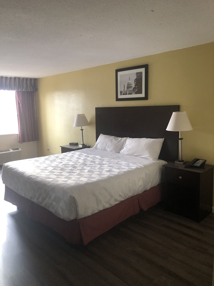 America's Inn 11/22