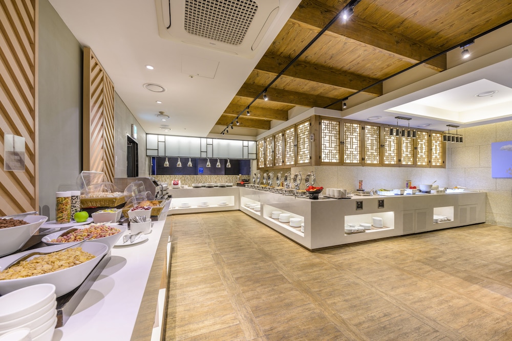 Shin Shin Hotel Jeju Airport (ex Hotel Kenny Story Premium Jeju Yeondong) 8/61