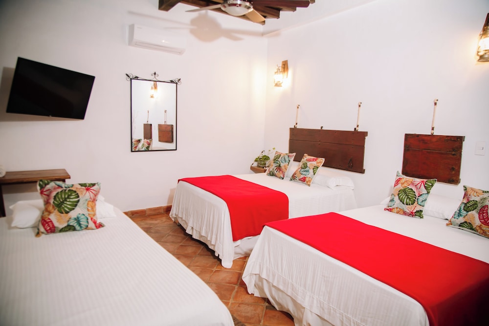 BOHEMIA HOTEL BOUTIQUE 16/50
