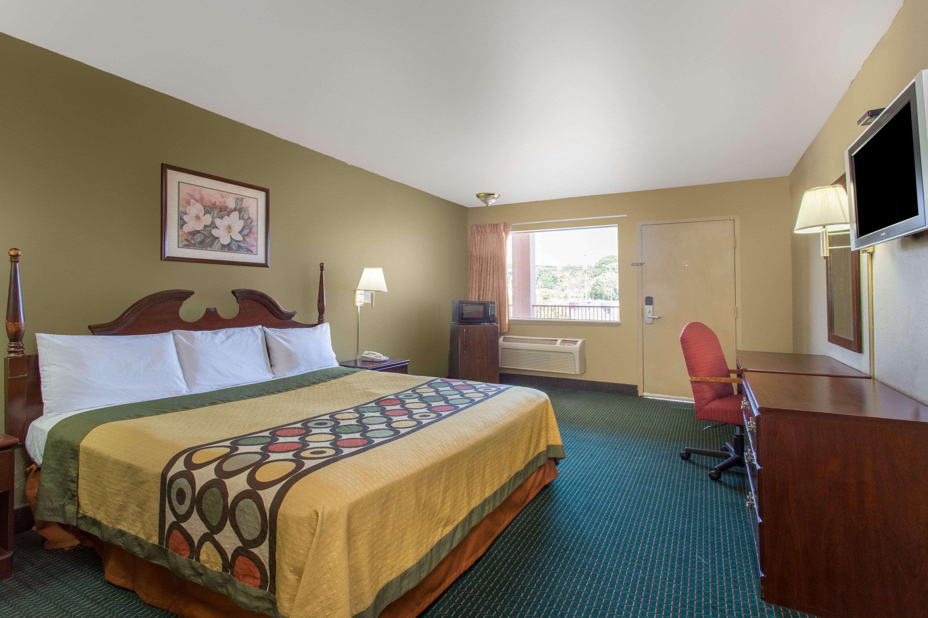 Super 8 by Wyndham Durham/University Area NC 5/15