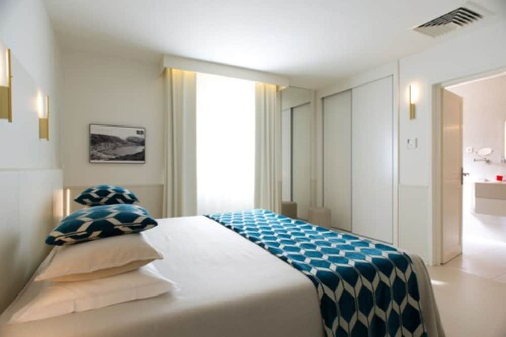 Hotel Genovese 19/70