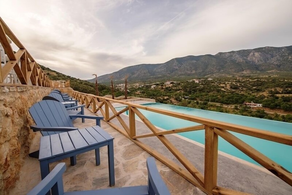 Karia Hotel Palamutbuku 19/21