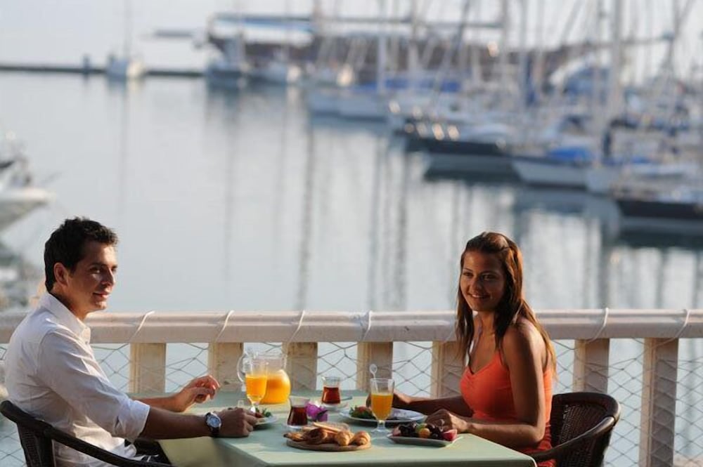 Ece Saray Marina Resort 35/38