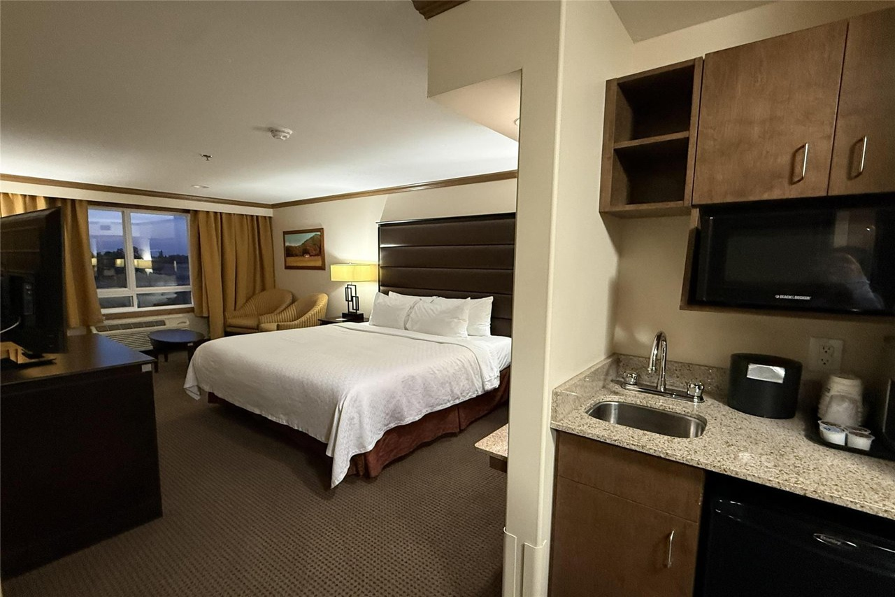 Best Western Plus Rose Country Hotel 11/18