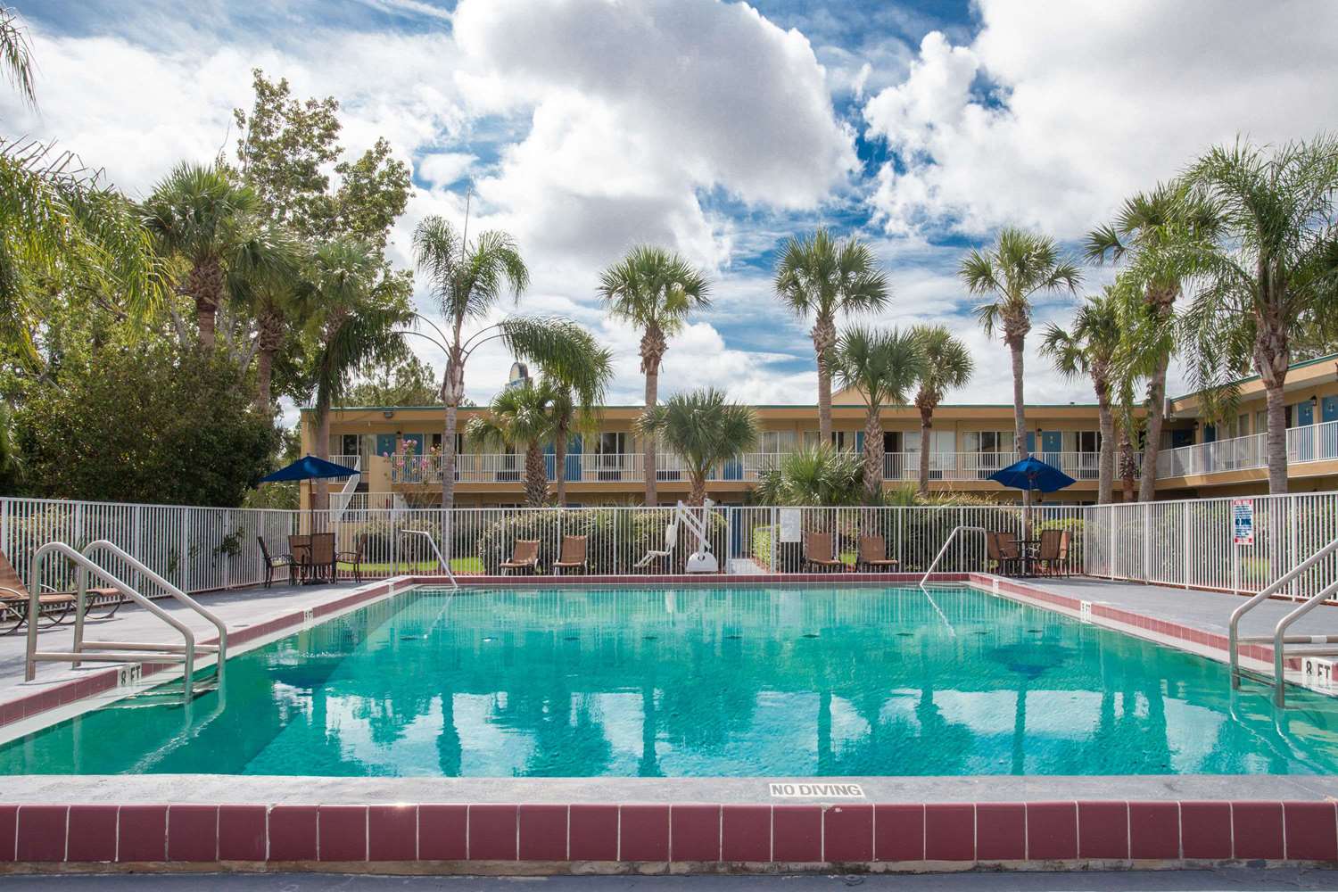 Econo Lodge Daytona Beach - Speedway 31/48