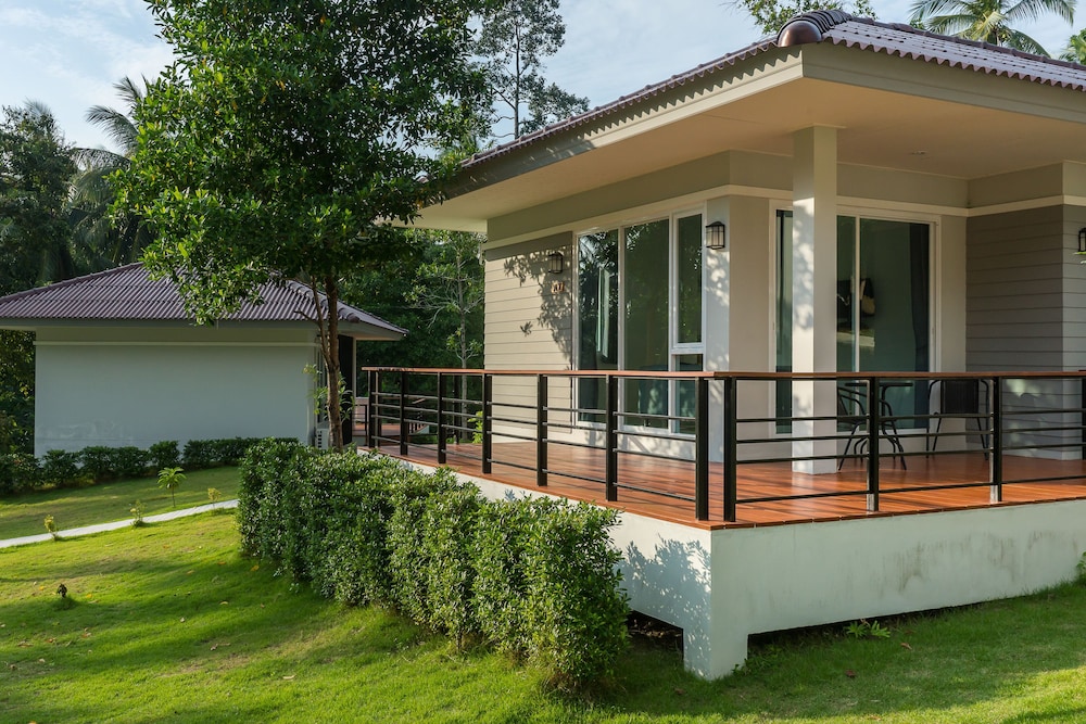 Phangan Akuna 4/47