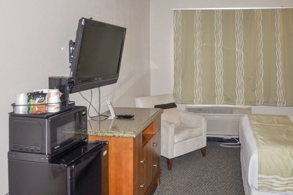 Rodeway Inn Fargo 34/39
