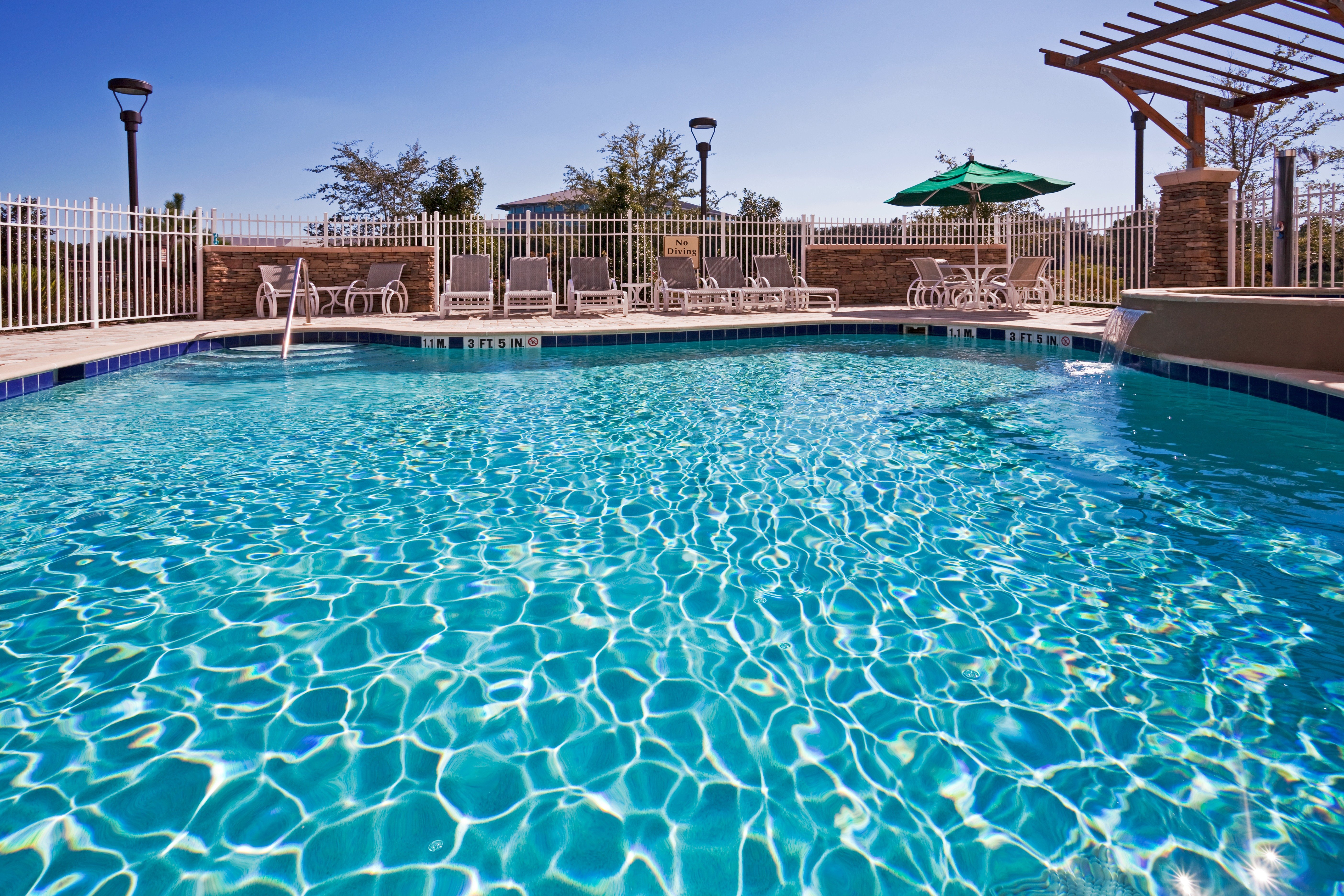 Hotel Indigo Jacksonville Deerwood Park 37/77