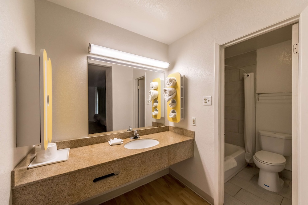 Studio6 San Antonio, TX - Fort Sam Houston Area 45/47