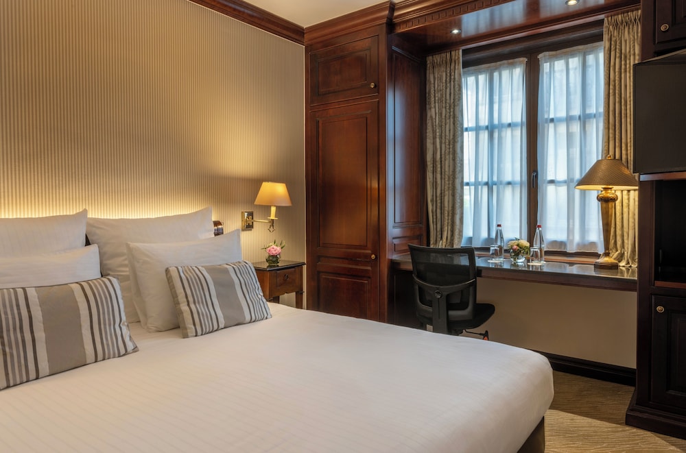 CLASSIC, QUEEN BED