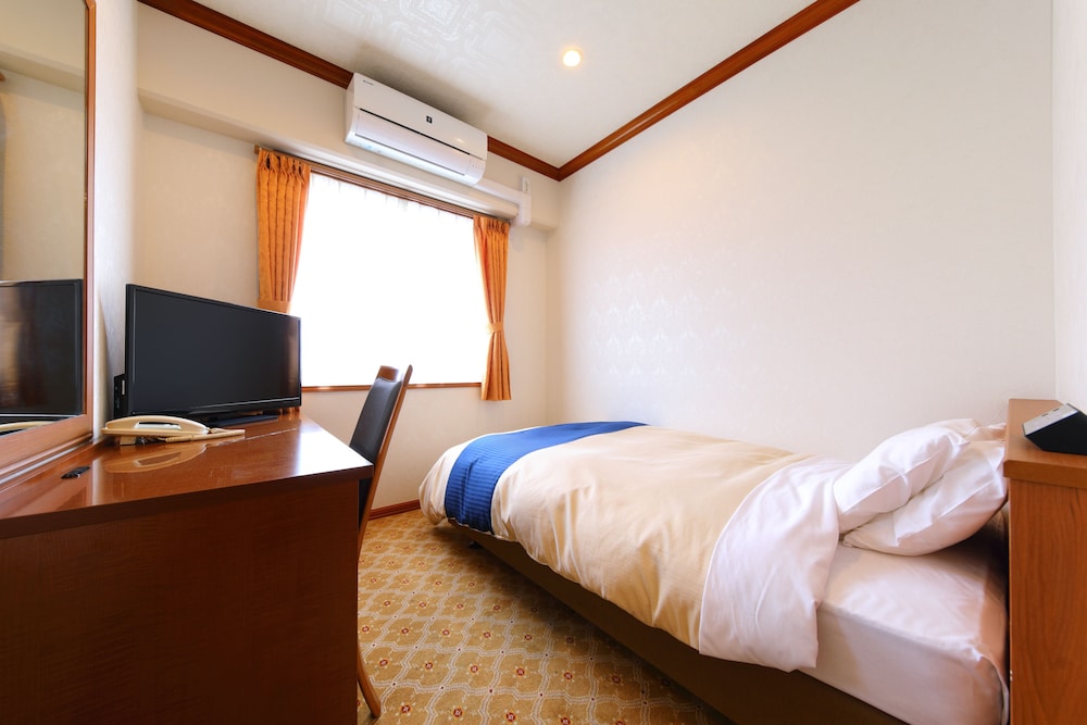 SEMI ROOM, SINGLE, SEMI DOUBLE BED