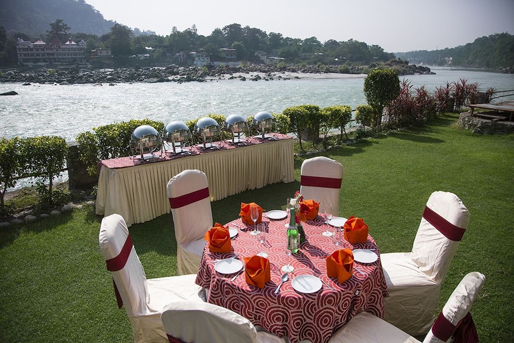 Laxman Jhula Divine Resort 41/49