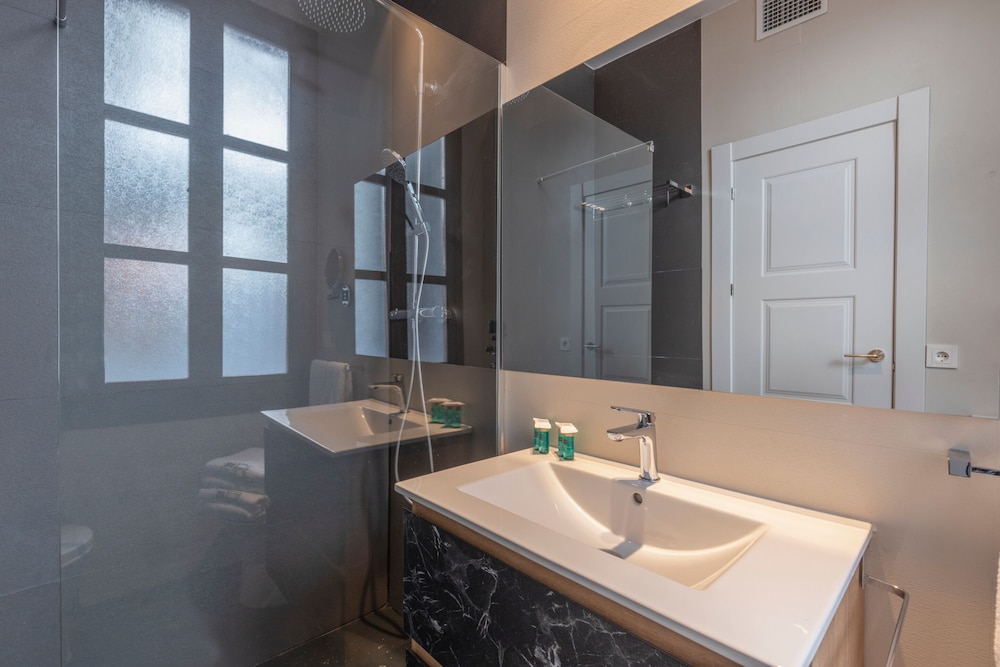 BiBo Suites Palacio de Portago 27/33