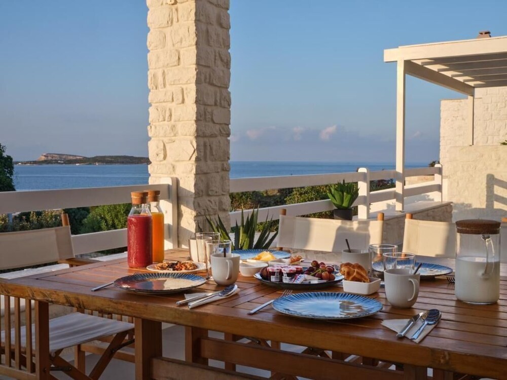 Empire Luxury Villas 36/48