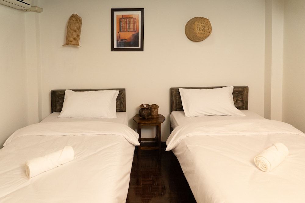 Past Tense Hostel 16/50
