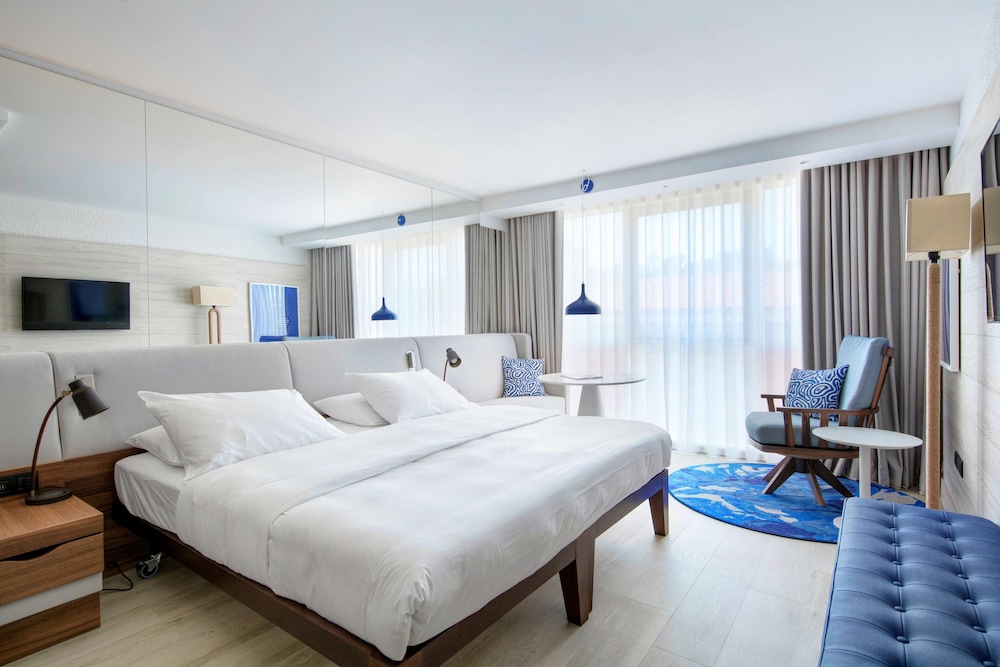 RADISSON BLU NICE 12/75