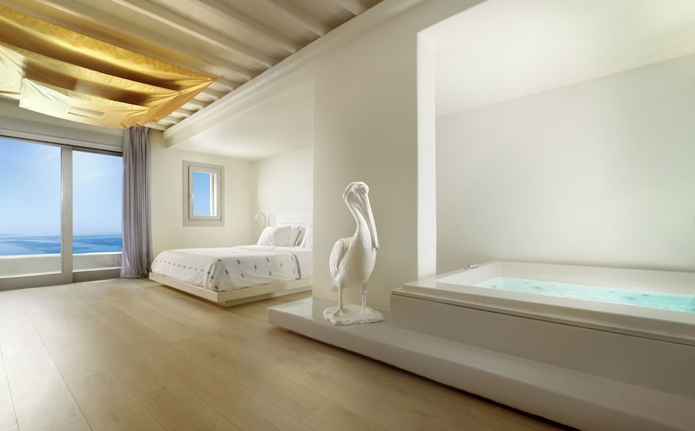 1 BEDROOM, GOLD, VILLA, WITH POOL