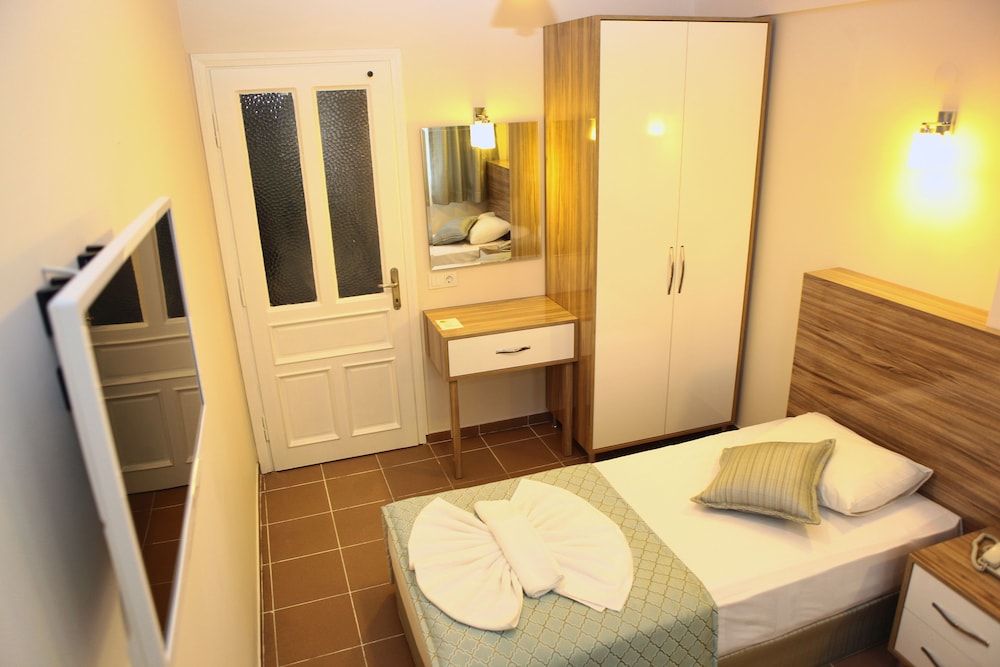 1 BEDROOM, APARTMENT