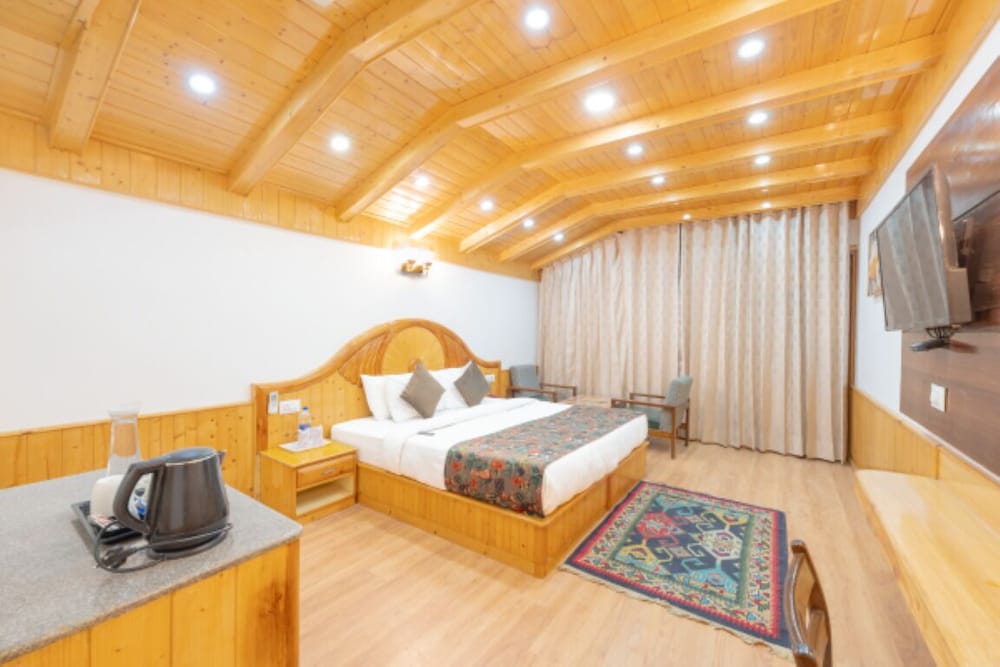 LUXURY, DOUBLE BED, HILL VIEW