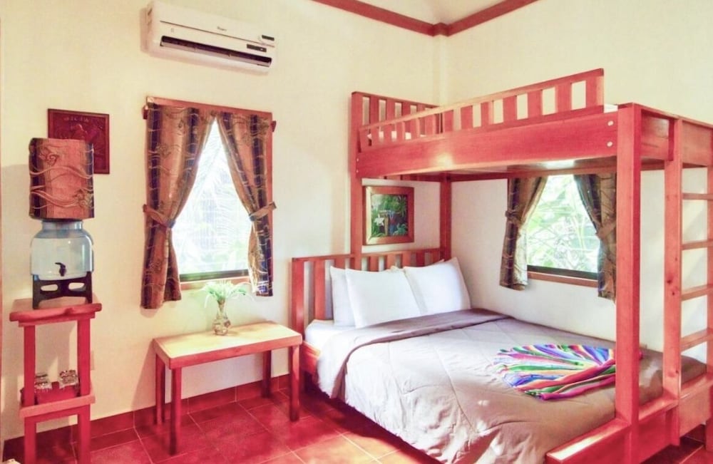 Grand, Cabana, Family, Bunk Bed, Queen and Twin Beds