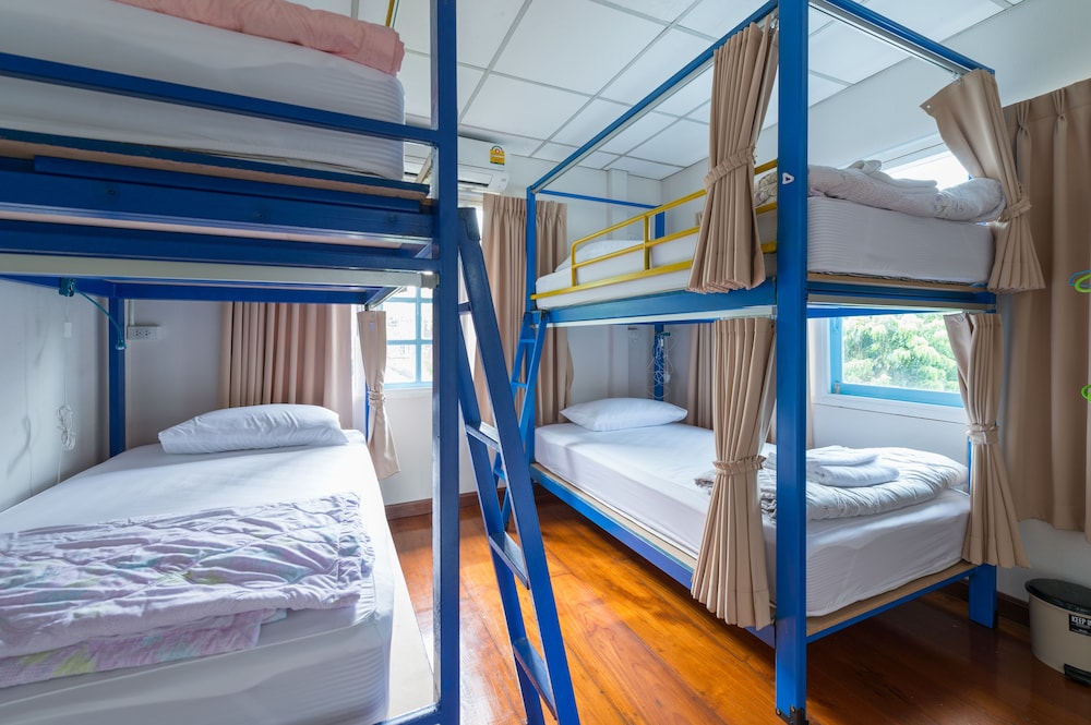 MIXED DORM, 4 BEDS