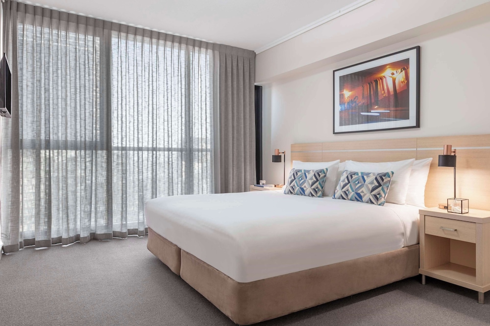 Oaks Brisbane on Charlotte Suites 7/43