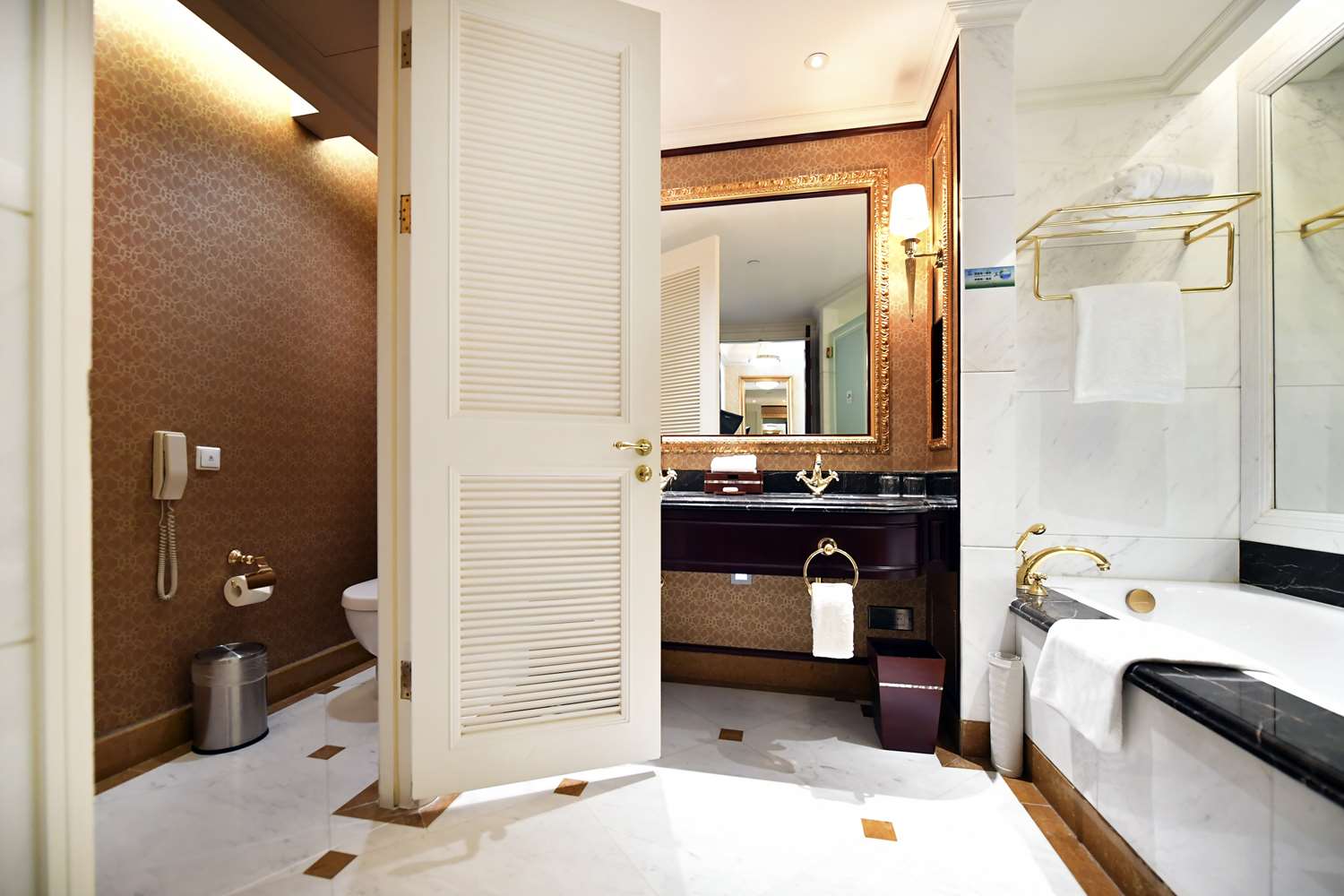Grand Central Hotel Shanghai 46/47
