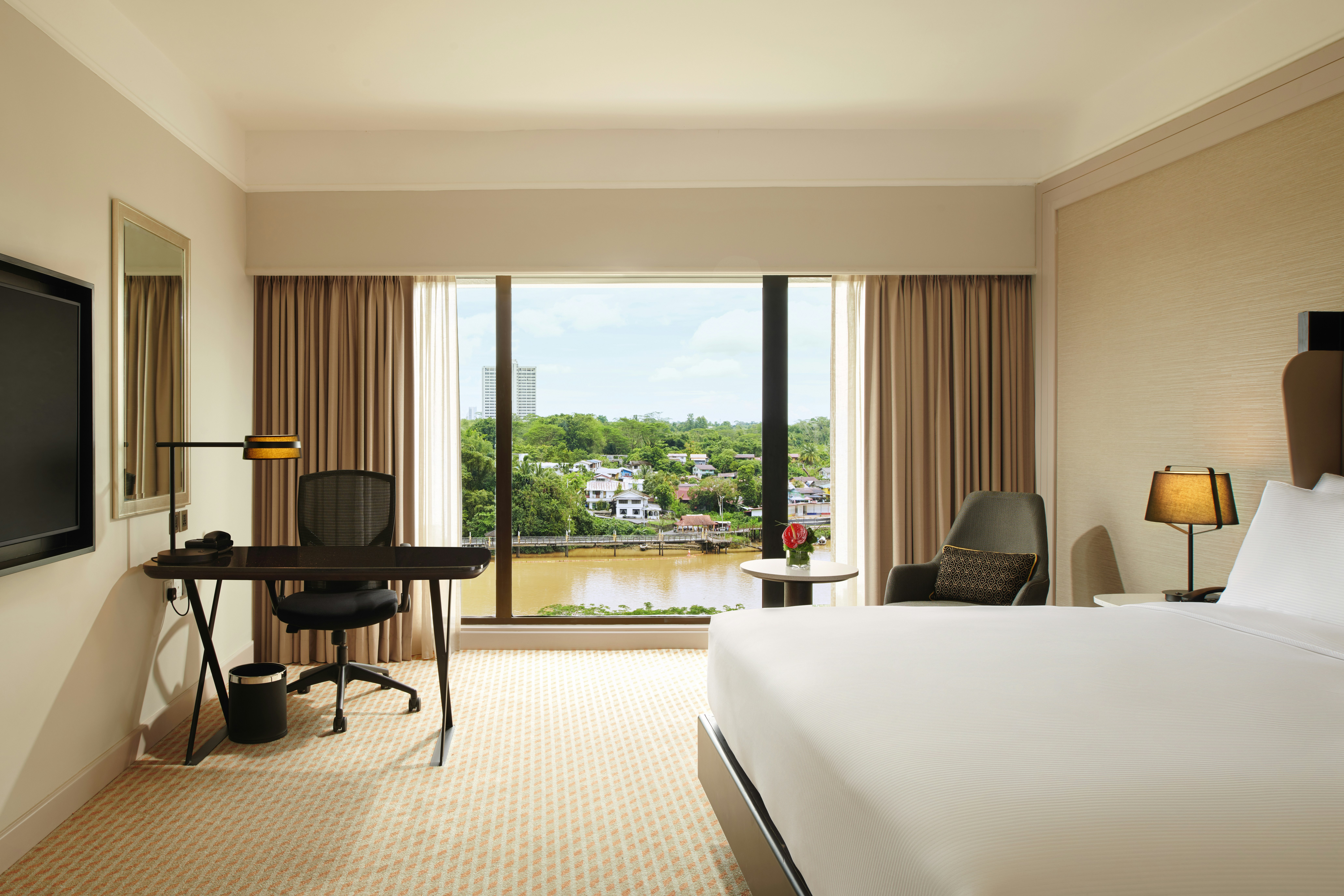 DELUXE, KING BED, RIVER VIEW