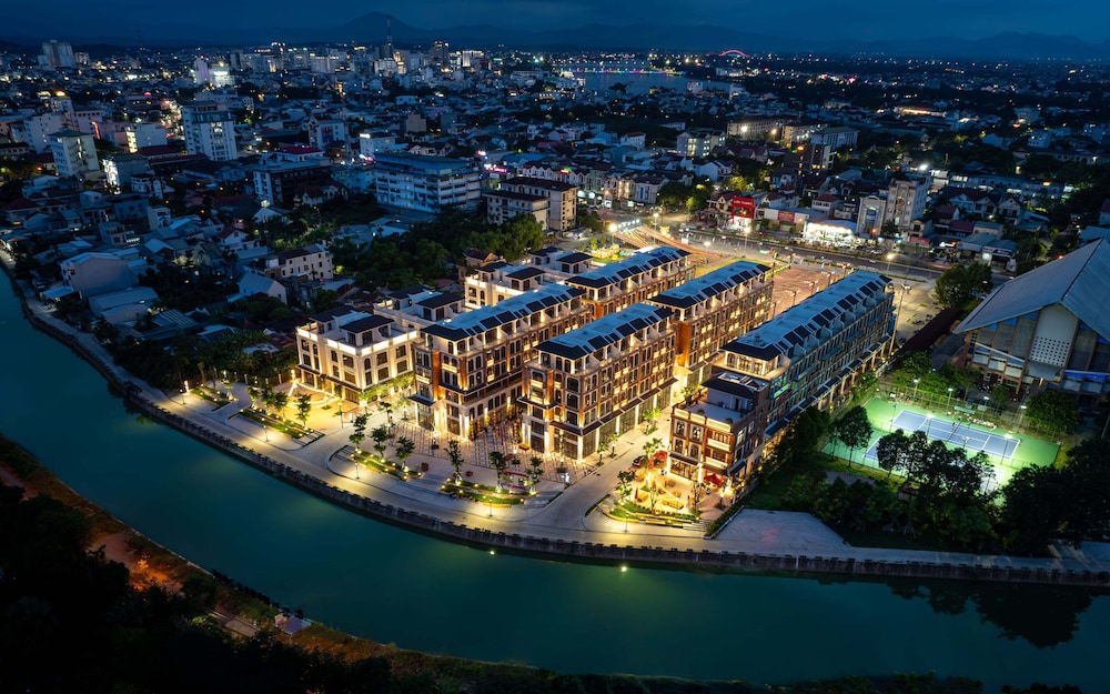 Lumiere Boutique Vy Da in HUE