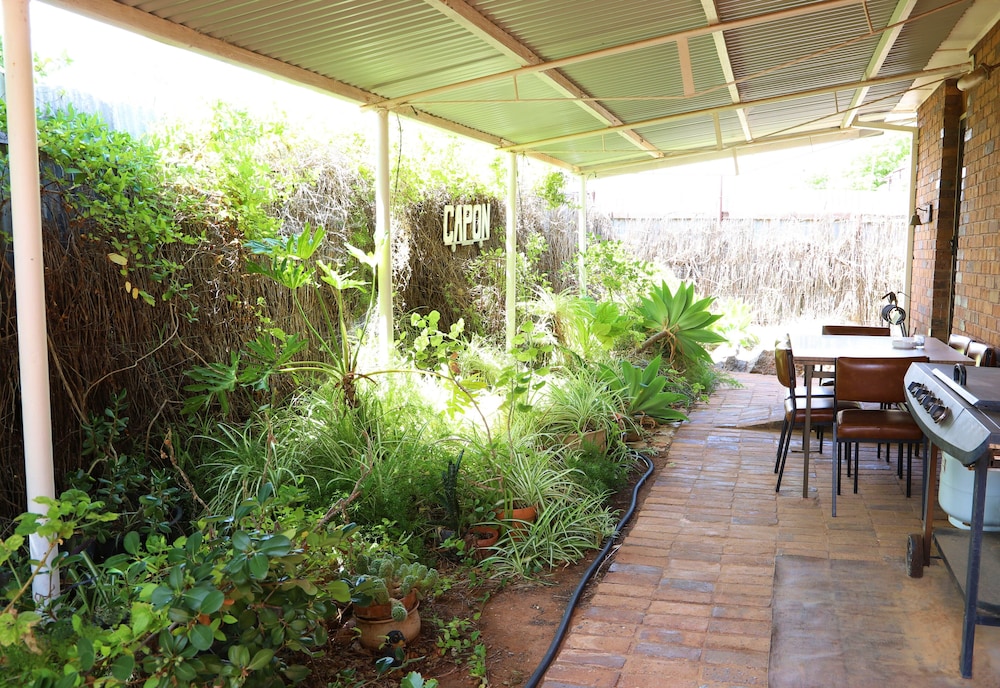 Capon Cottage 29/32