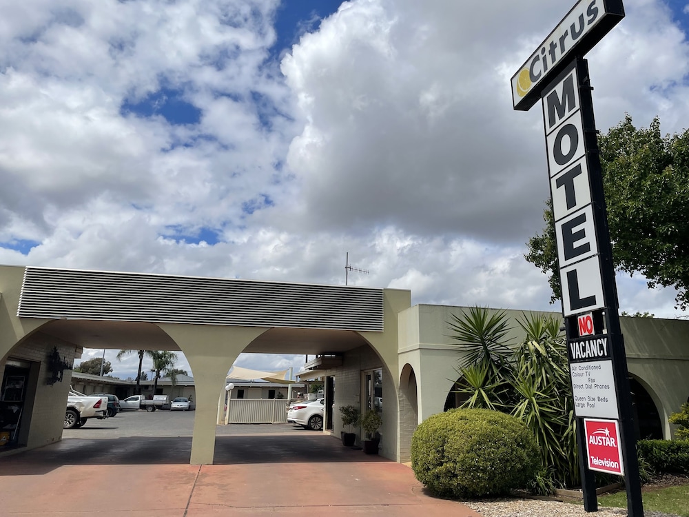 Citrus Motel 18/24