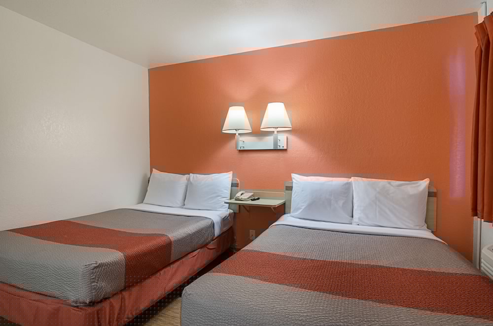 Motel6 Topeka, KS - Northwest 18/54