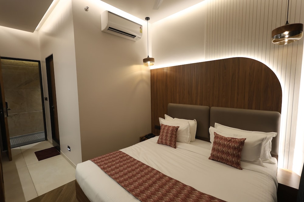 Hotel Rock Regency 14/55