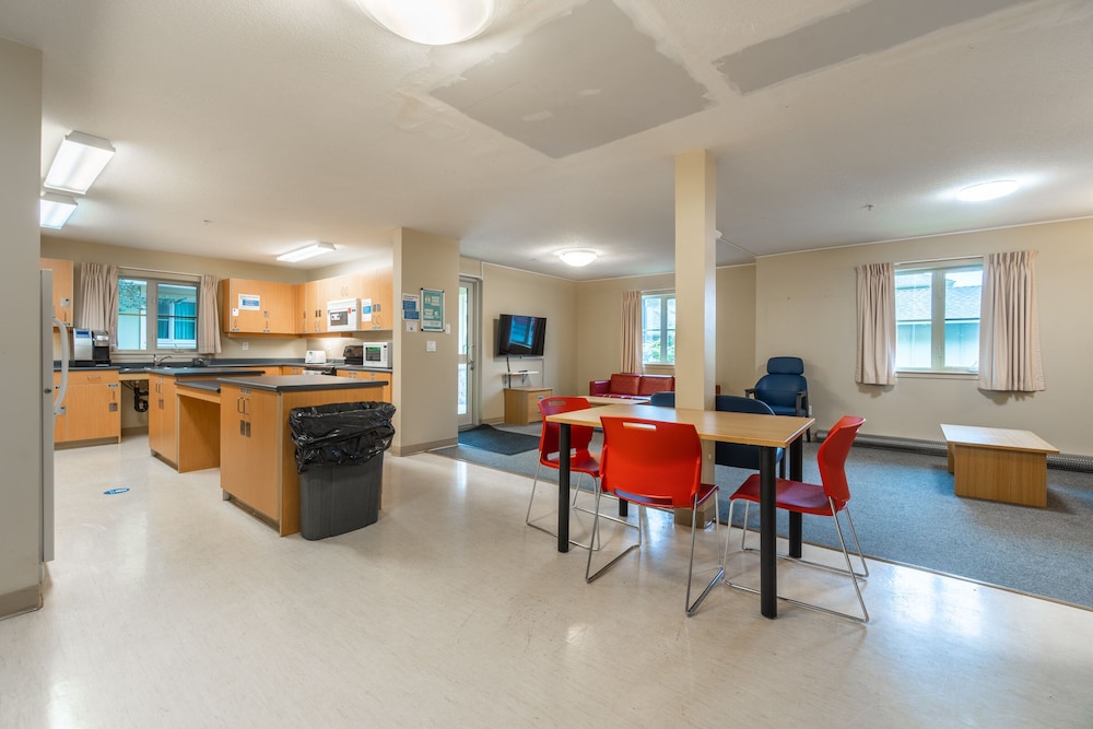 Vancouver Island University Residences 23/39