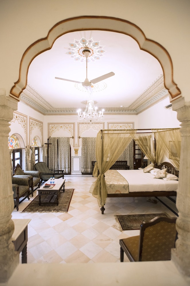 ALSISAR HAVELI 62/73
