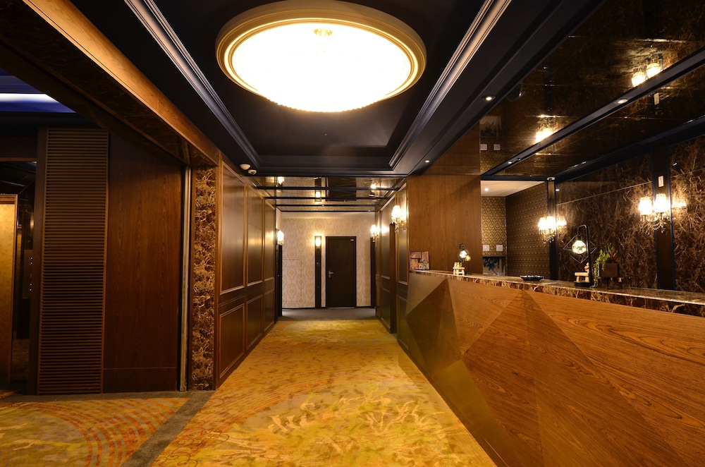 Mayer Inn 42/66