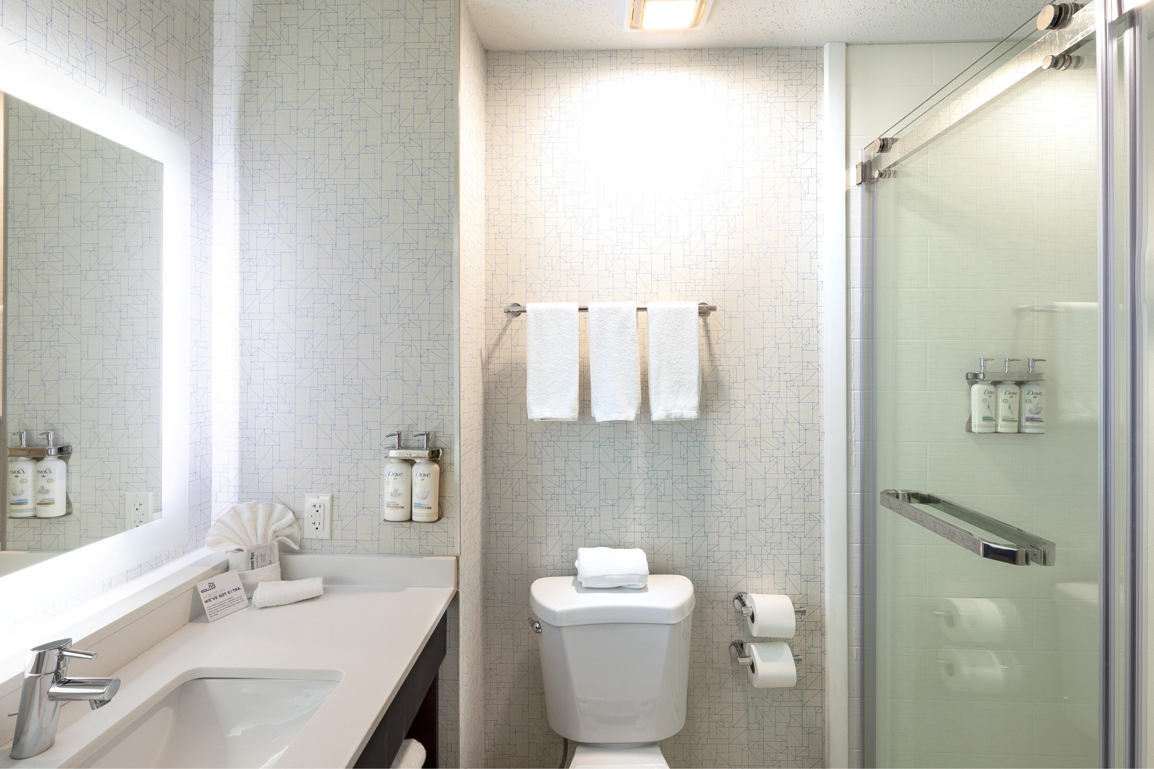 Holiday Inn Express and Suites Chicago West St Charles an IHG Hotel 69/72