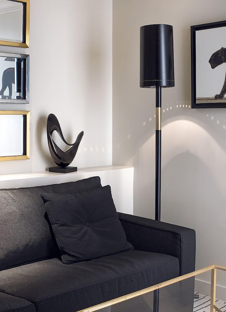 Hotel Montaigne 35/69