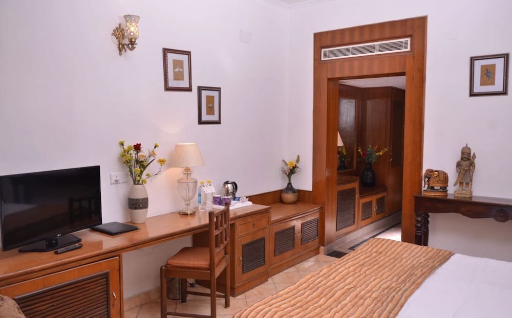 Udai Vilas Palace Bharatpur 10/18
