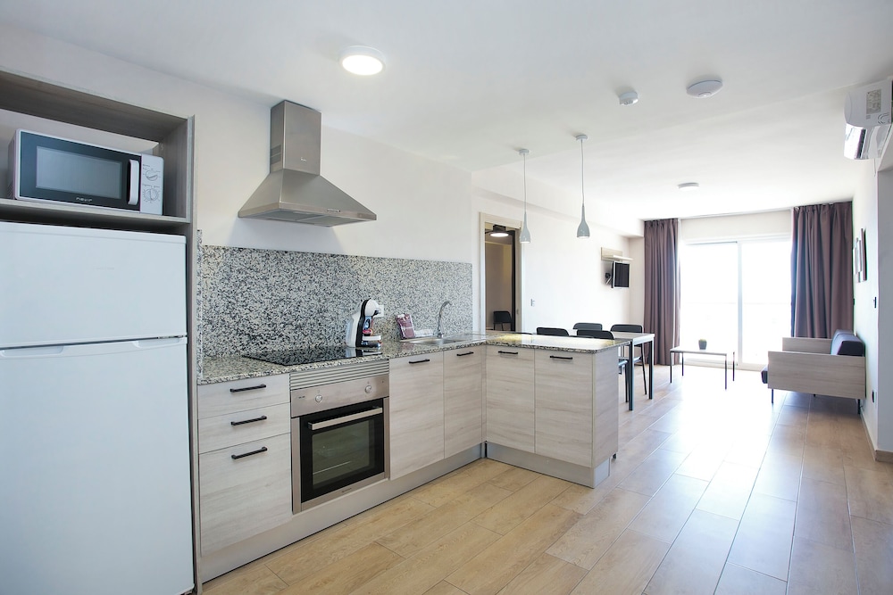 ODYSEA APARTAMENTOS 3/50